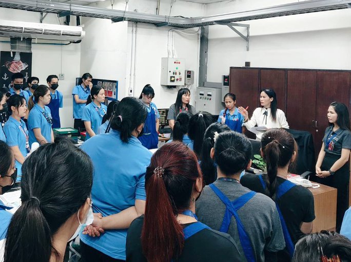 employee briefing